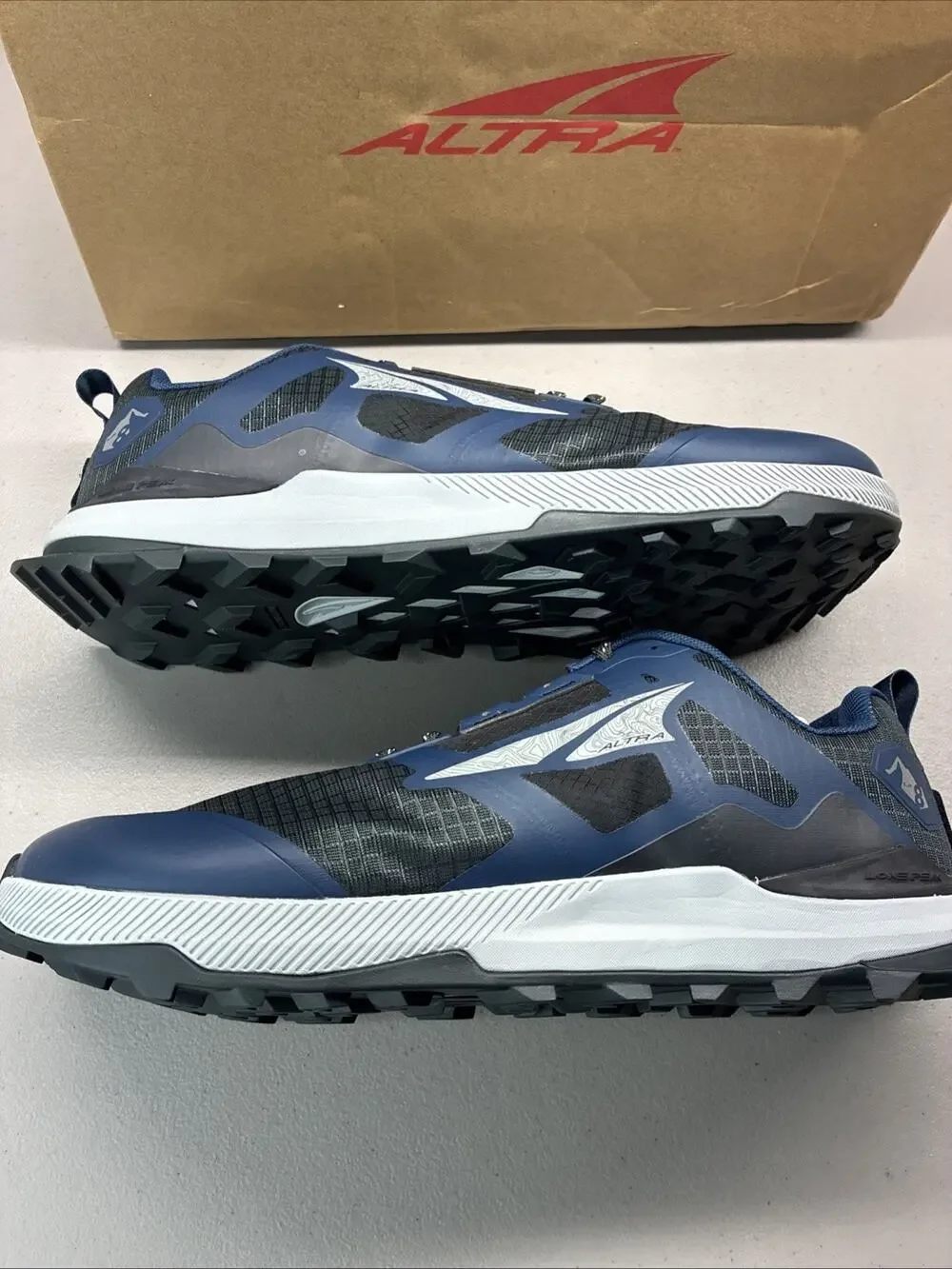 New Altra Men's Lone Peak 8 Wide ToeTrail Running Size 11 Blue Black With Box